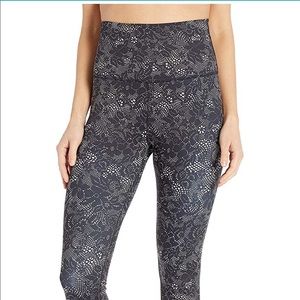 Beyond Yoga Black & White Floral lace Print High-Waist Leggings